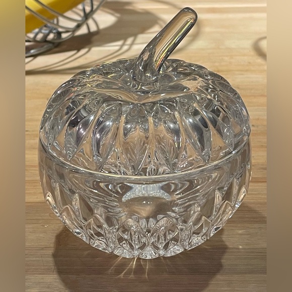 Gorham Crystal Apple Box / Trinket Dish w/ Lid GREAT FOR TEACHER - Picture 2 of 4